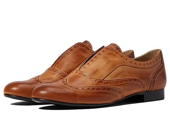 Lucia Laceless Wing Tip
