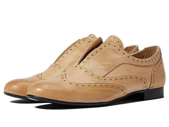 Lucia Laceless Wing Tip