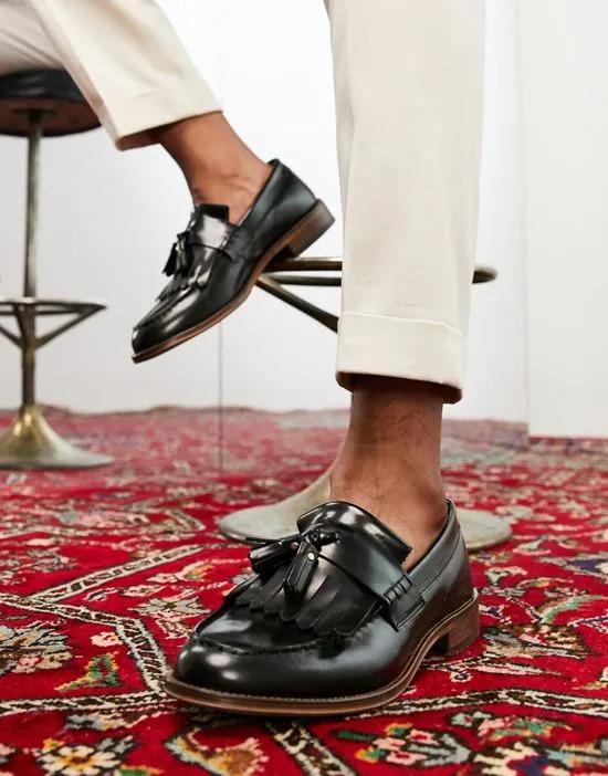 made in Portugal loafers with fringe detail in black leather