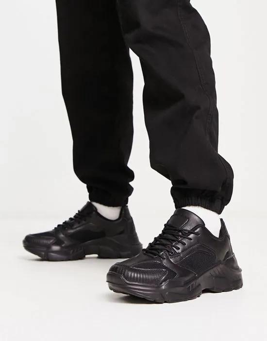 Man Captain sneakers in black