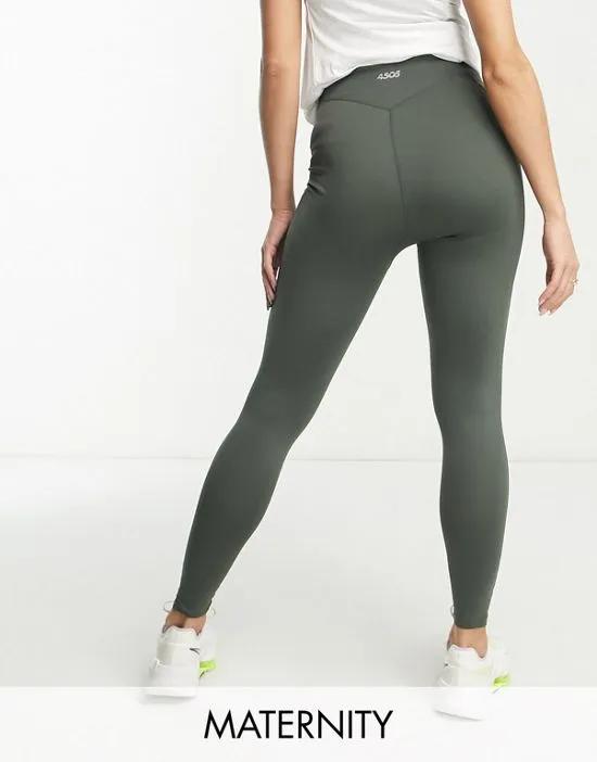 Maternity icon legging with bum sculpt seam detail and pocket