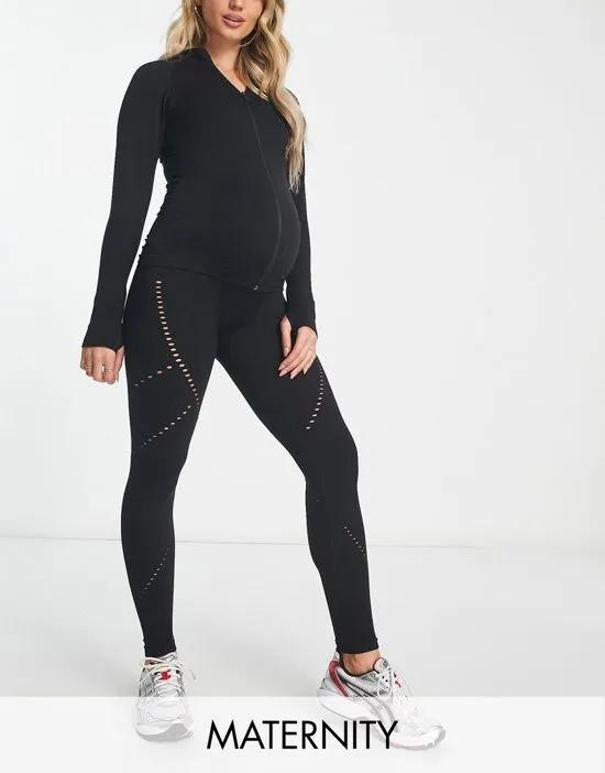Maternity seamless leggings with hole detail
