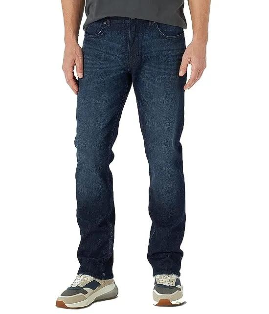 Men's Extreme Motion Bi-Stretch Straight Fit Tapered Leg Jean