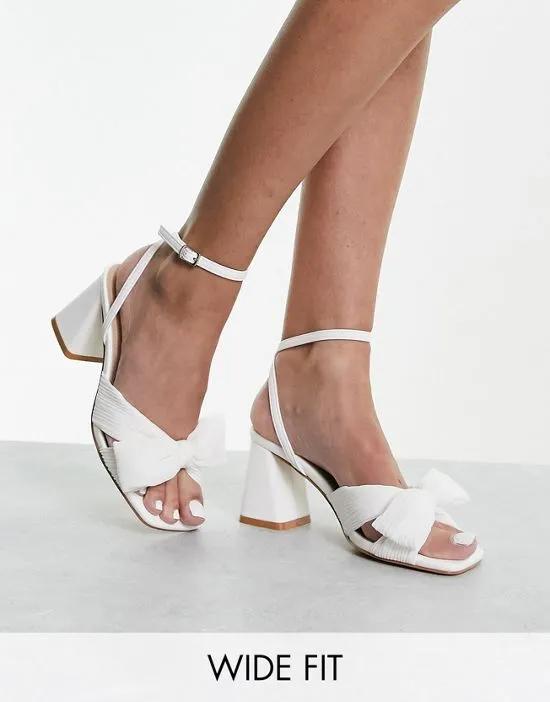 mid heel sandals with bow in white