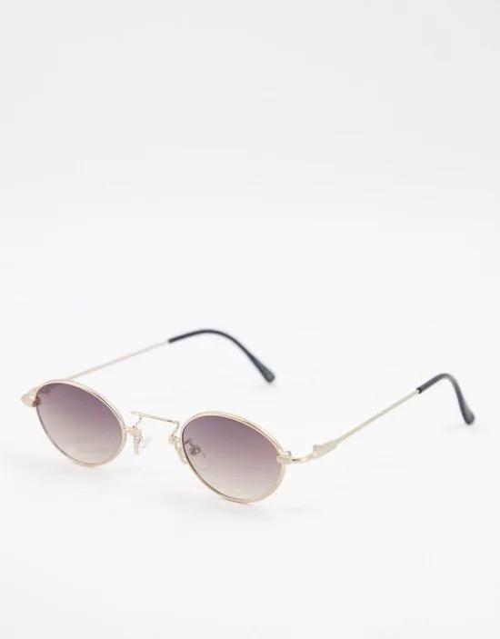 mini metal round sunglasses in silver with smoke lens