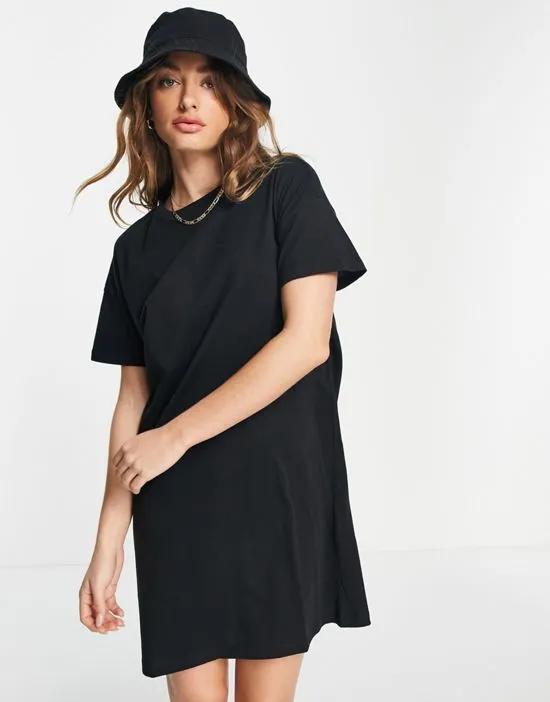 mini t-shirt dress in black