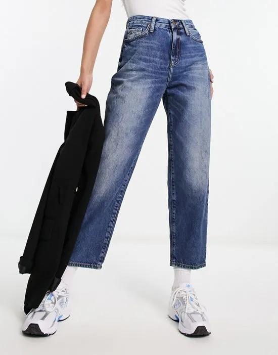 mom fit jeans in mid wash blue