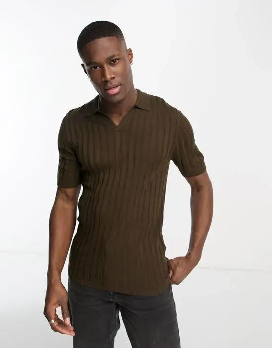 muscle lightweight knit rib notch neck polo in brown