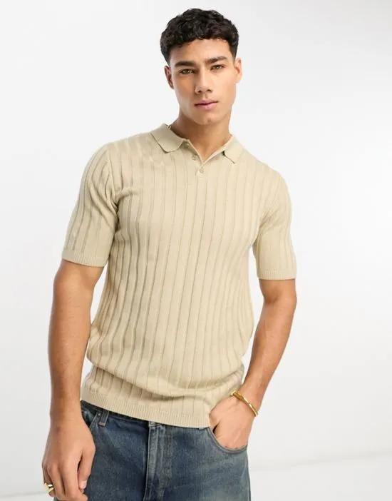 muscle lightweight knitted rib polo in beige