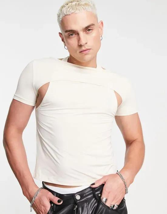 muscle T-shirt in off white fabric with cut outs
