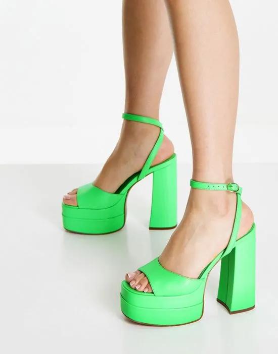 Nix platform heeled sandals in green