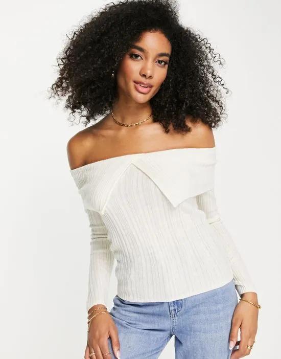 off shoulder sweater with collar detail in cream