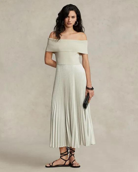 Off The Shoulder Pleated Maxi Dress	