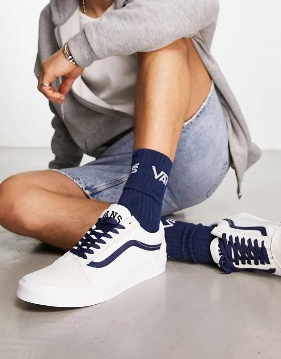 Old Skool sneakers in white with navy side stripe
