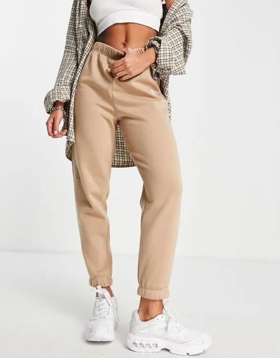 Only Lula sweatpants in beige - part of a set