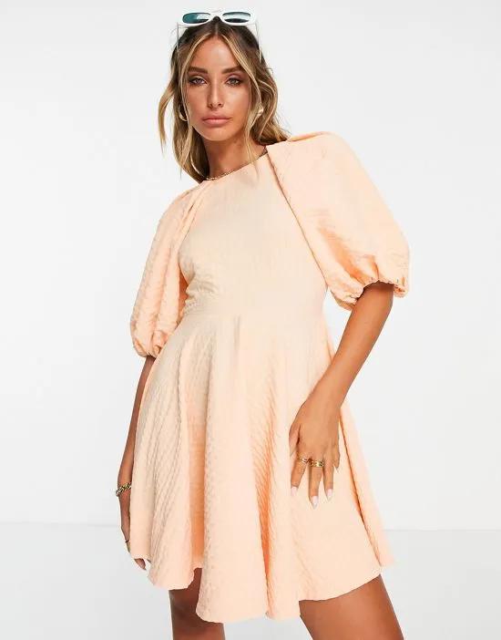 open back puff sleeve mini dress in apricot texture