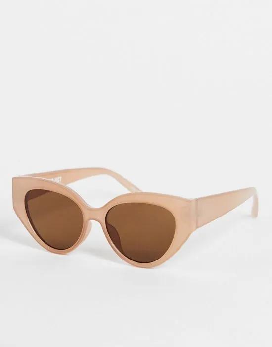 oversized 70's round sunglasses in pale pink