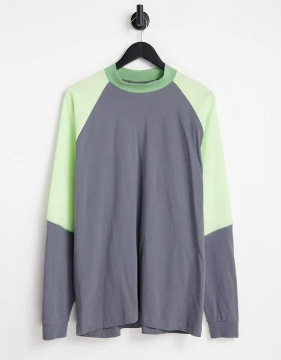 oversized long sleeve t-shirt with turtle neck in gray and green color block