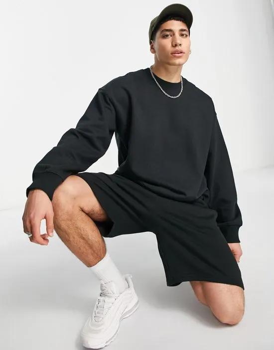 oversized shorts in black