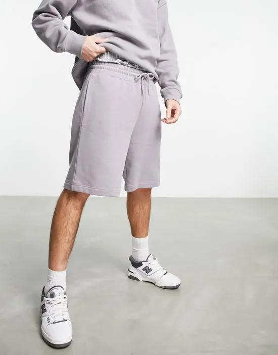 oversized shorts in gray