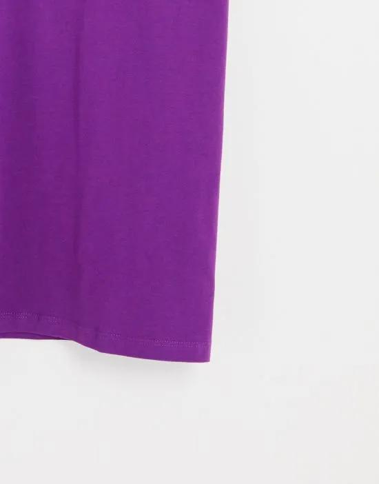 oversized t-shirt in bright purple