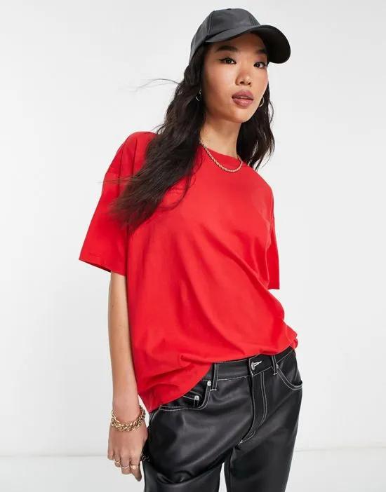 oversized t-shirt in red