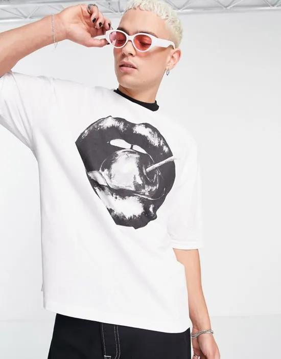 oversized T-shirt in white with lips front print