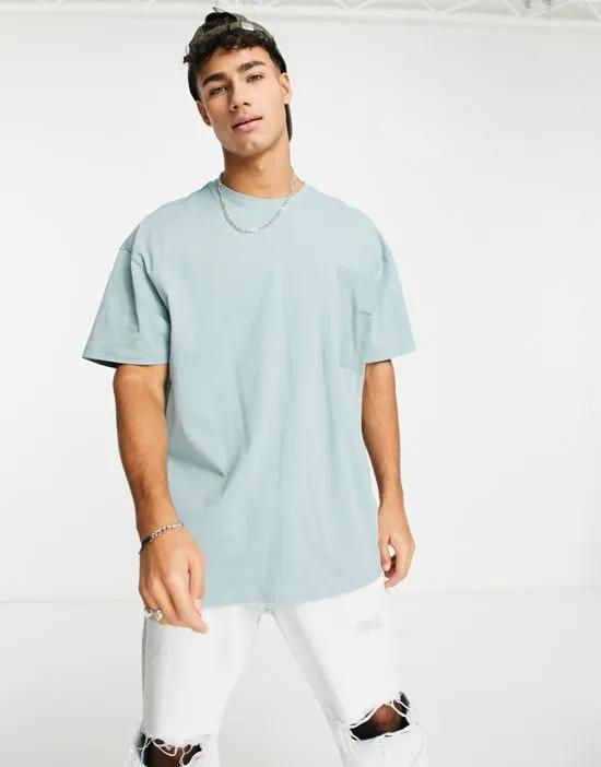 oversized t-shirt with oversize pocket in smokey blue