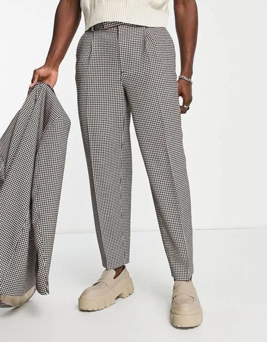 oversized tapered suit pants in brown houndstooth