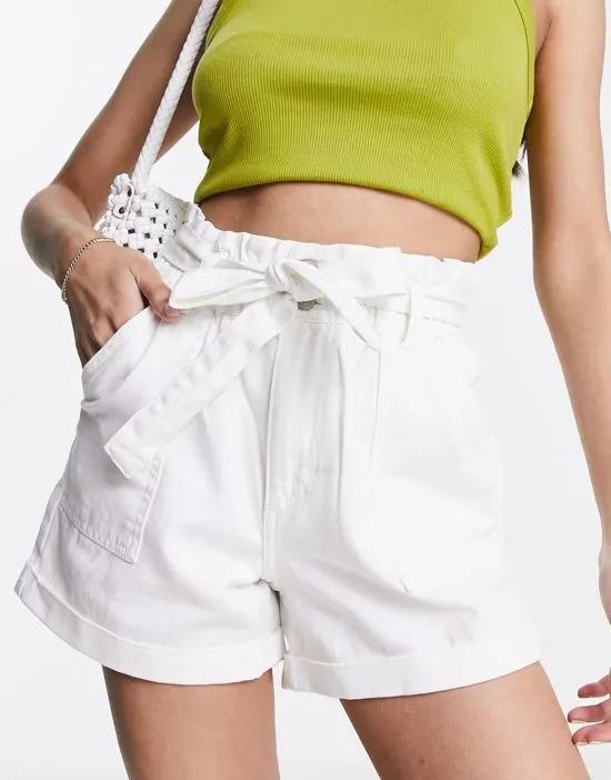 paperbag shorts in off white