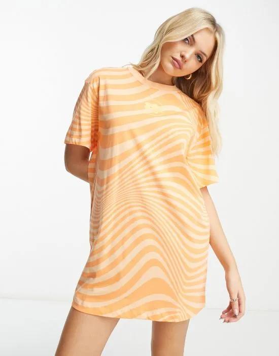 pattern t-shirt dress in peach cream