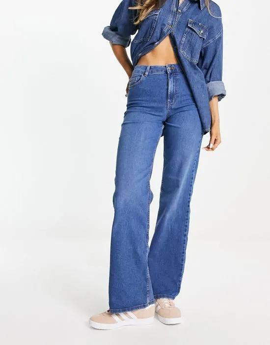 Peggy high waisted wide leg jeans in medium blue