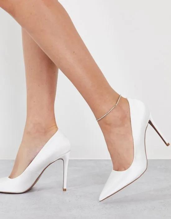 Penza pointed high heeled pumps in white