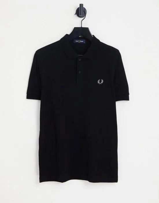 plain polo shirt in black