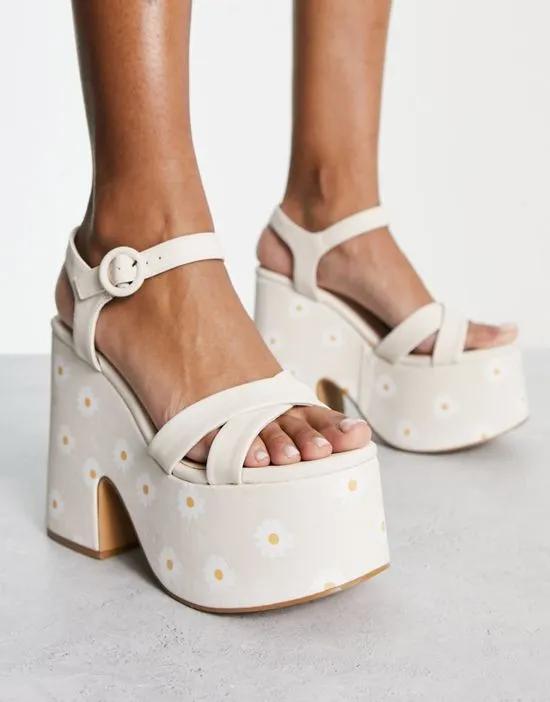 platform heeled sandals in beige daisy