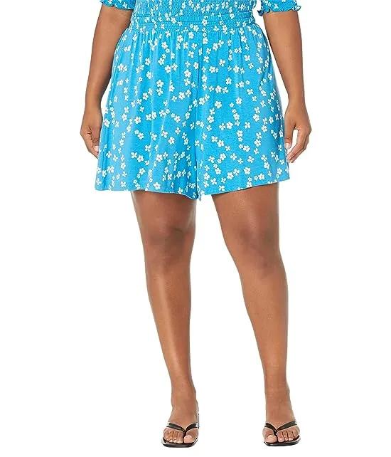 Plus Size Pull-On Shorts in Ditsy Daisy