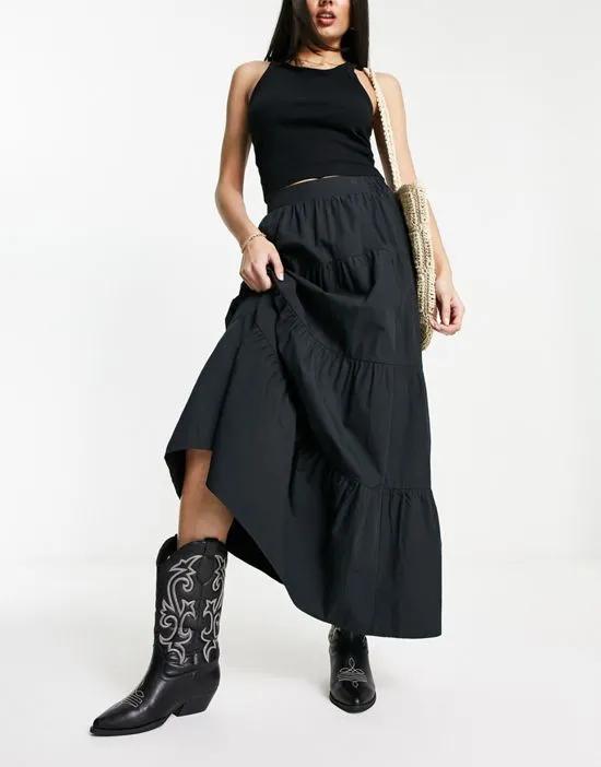 poplin tiered maxi skirt in black