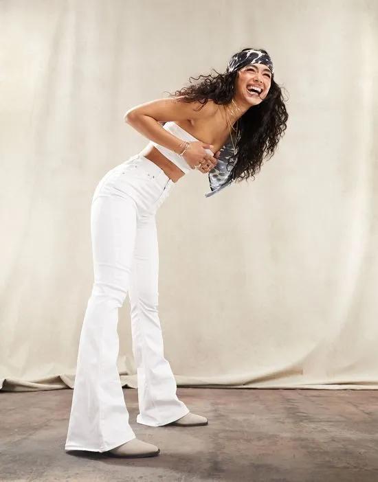 power stretch flare jeans in white