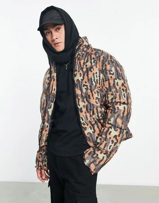 puffer jacket in leopard print