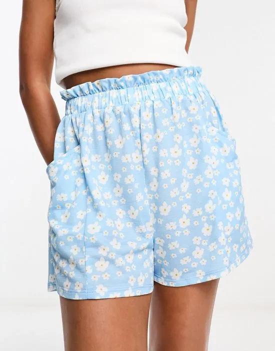 pull on short with pockets in blue ditsy