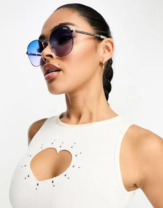 Quay Jezabell Links round sunglasses in silver blue