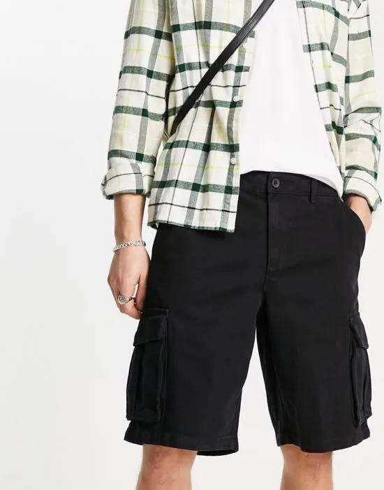 relaxed cargo shorts in black