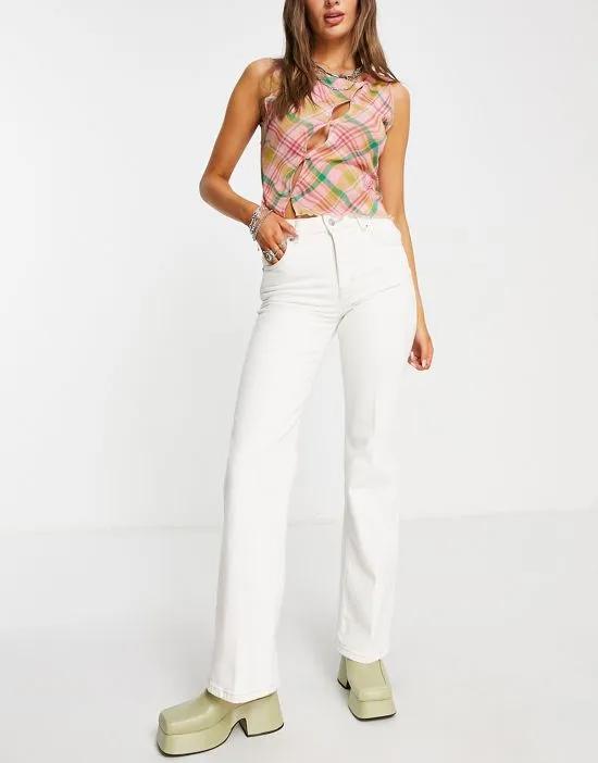 relaxed flare jeans in white