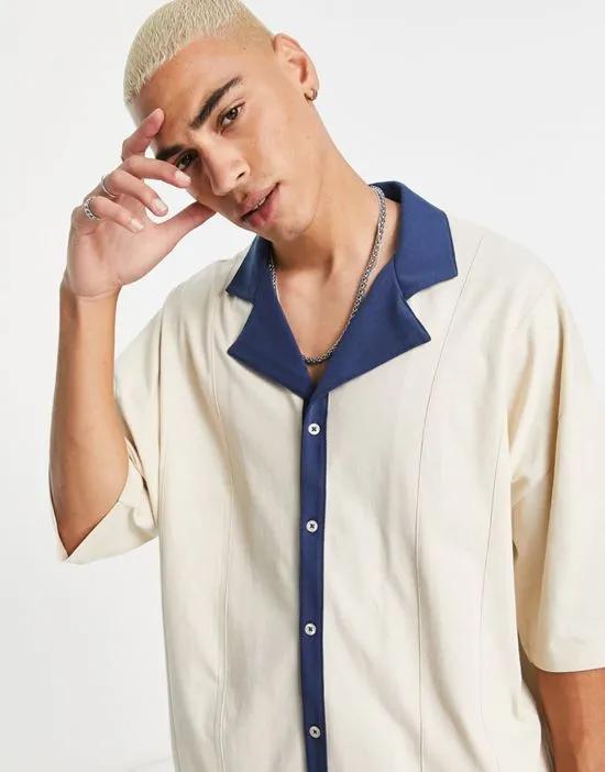 relaxed jersey shirt in beige with navy trims