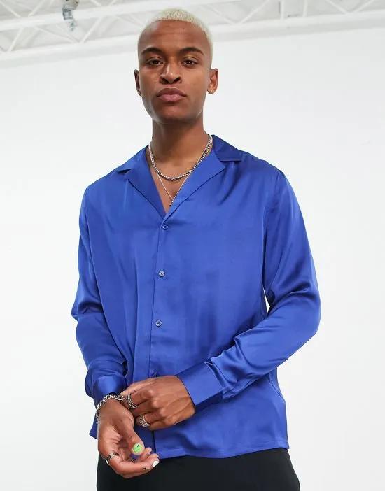 relaxed satin shirt in cobalt blue with deep revere