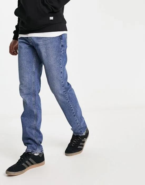 relaxed tapered fit jeans in blue wash