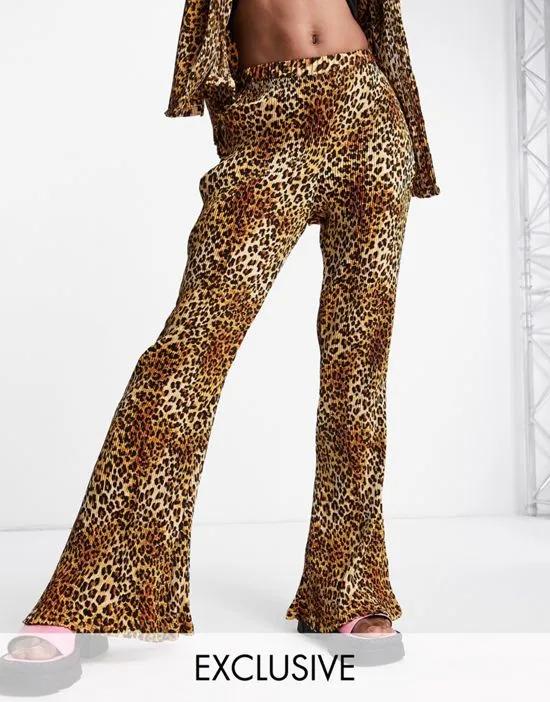 relaxed wide leg pants in leopard plisse - part of a set