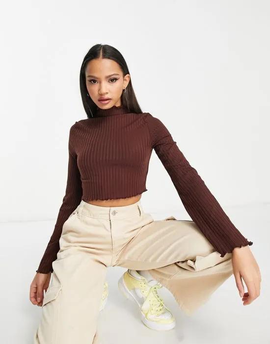 ribbed flare sleeve lettuce top in chocolate