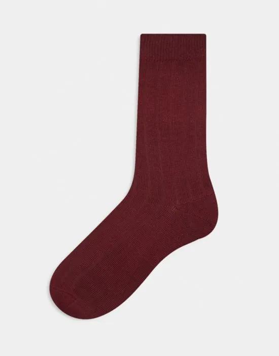 ribbed sock in burgundy