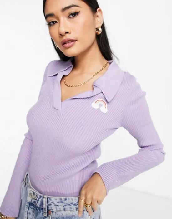 ribbed sweater with collar with badge in lilac